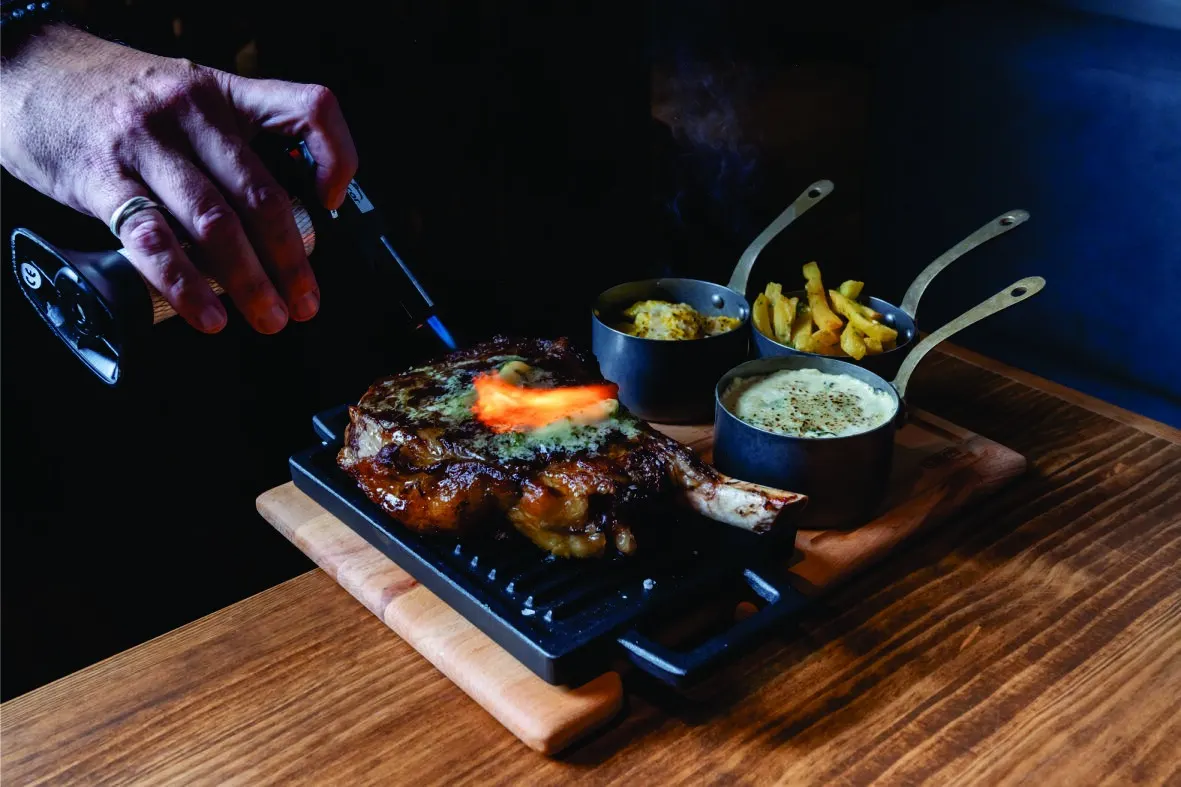 Chuletón de vaca al estilo gaucho en Pauza La Cala de Mijas